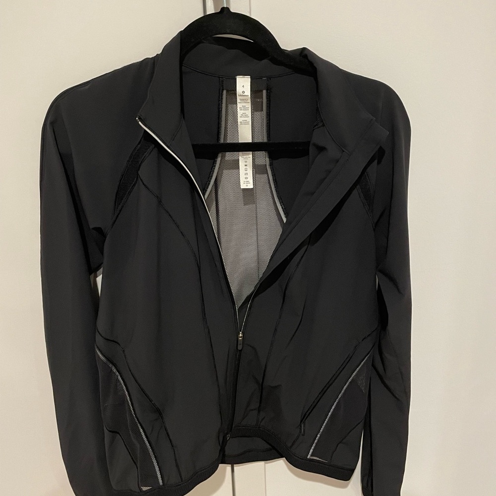 Lululemon black light weight jacket